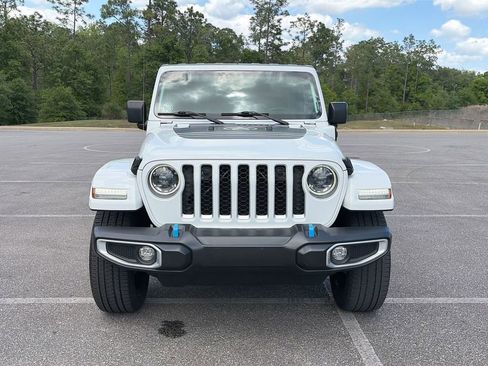Used 2023 Jeep Wrangler Unlimited Sahara AWD/4WD image 2