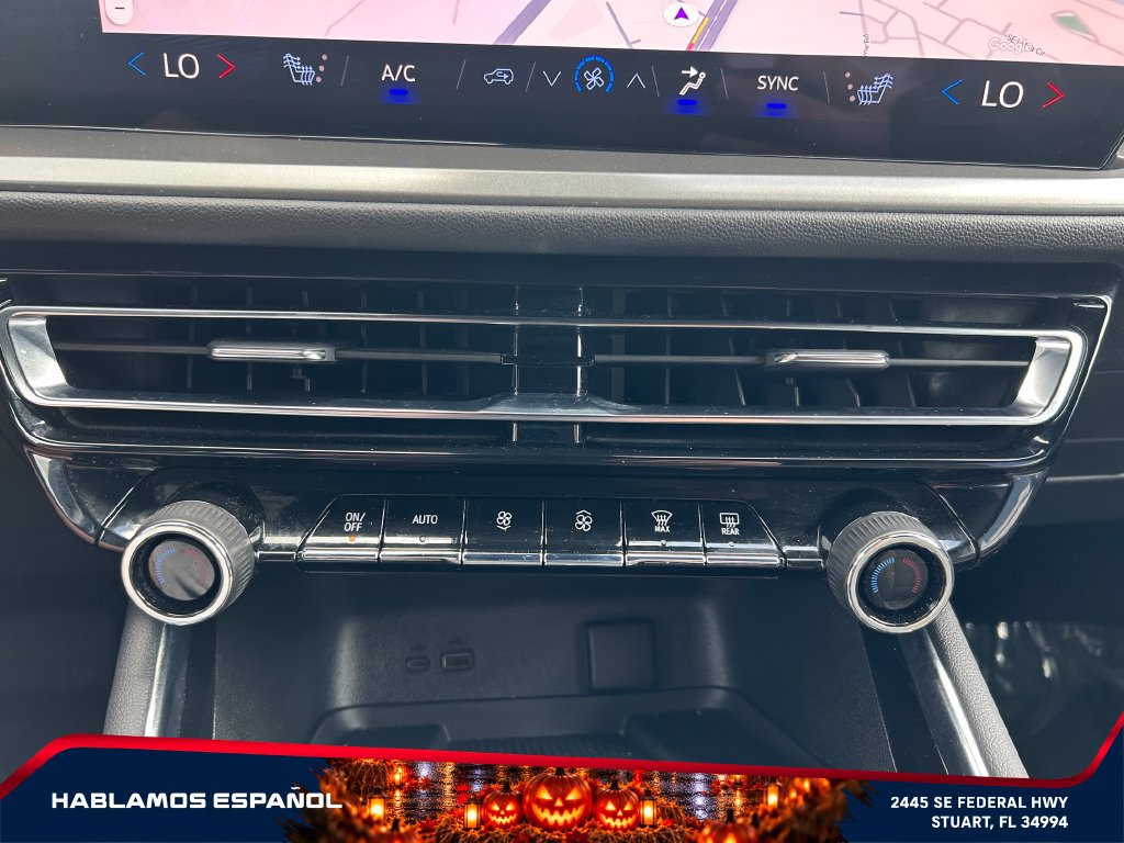 Used 2026 Chevrolet Traverse LT w/ Driver Confidence Package FWD image 26