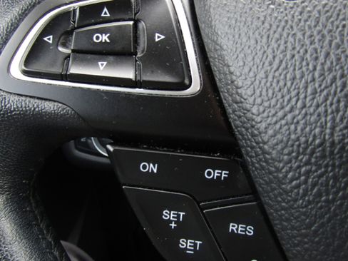 Used 2018 Ford Escape SEL image 16