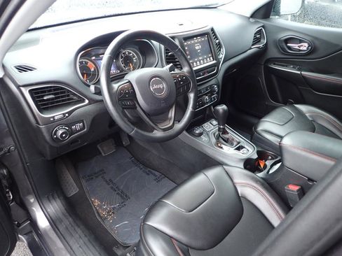 Used 2019 Jeep Cherokee Trailhawk AWD/4WD image 9