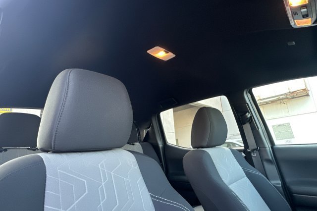 Used 2021 Toyota Tacoma TRD Off-Road w/ Technology Package RWD image 15