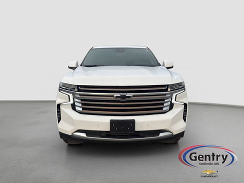 Used 2023 Chevrolet Suburban High Country AWD/4WD image 2