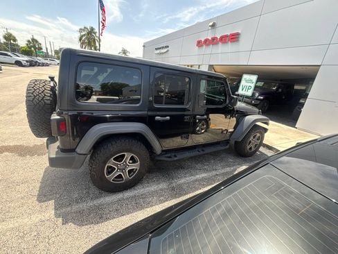 Used 2019 Jeep Wrangler Unlimited Sport S AWD/4WD image 21