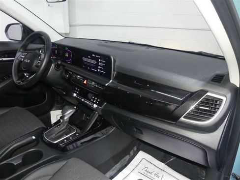 Used 2025 Kia Seltos S image 24