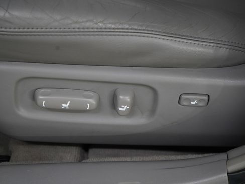 Used 2004 Toyota Camry XLE FWD image 22