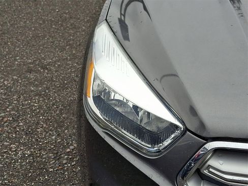 Used 2017 Ford Escape SE image 10