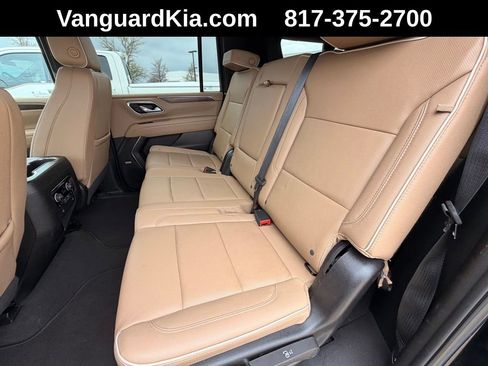 Used 2024 Chevrolet Suburban Premier AWD/4WD image 22