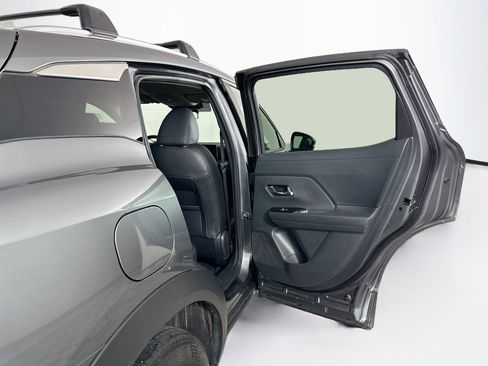 Used 2026 Nissan Kicks SR FWD image 28