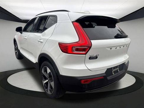 Used 2023 Volvo XC40 B5 Plus w/ Driver Assist Package image 12