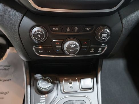 Certified 2022 Jeep Cherokee Latitude Lux AWD/4WD image 28