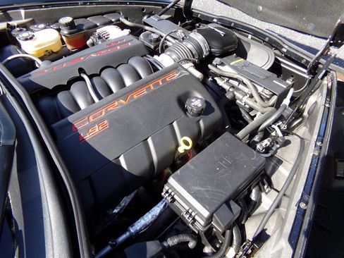 Used 2005 Chevrolet Corvette Coupe w/ Preferred Equipment Group RWD image 43