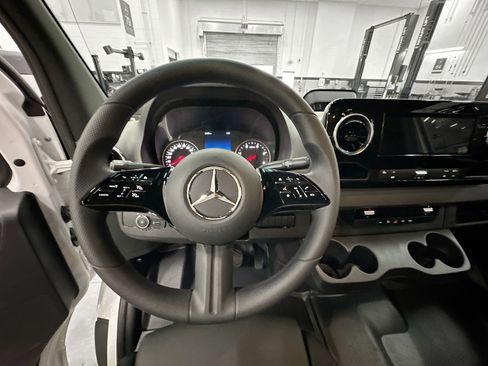 Used 2026 Mercedes-Benz Sprinter 2500 image 22