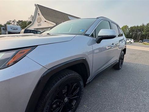 Used 2022 Toyota RAV4 SE w/ SE Grade Weather Package AWD/4WD image 11