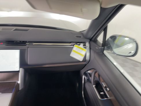 New 2026 Land Rover Range Rover Long Wheelbase SE image 28