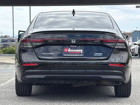 Used 2025 Honda Accord Sport image 5