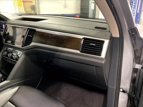 Used 2022 Volkswagen Atlas SE image 13