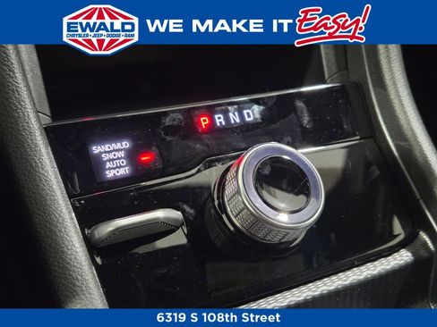 New 2025 Jeep Grand Cherokee L Limited w/ Black Appearance Package image 8