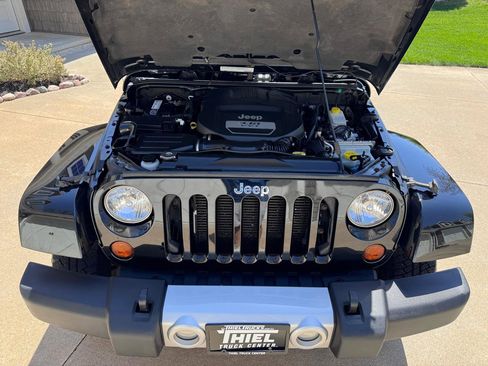 Used 2012 Jeep Wrangler Sahara w/ Connectivity Group AWD/4WD image 20
