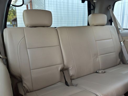 Used 2013 Nissan Armada SV image 32