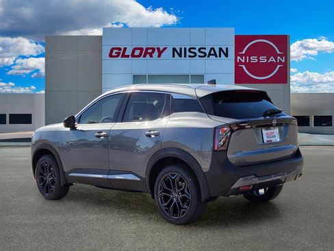 New 2026 Nissan Kicks SR w/ Interior Electronics Package FWD image 4