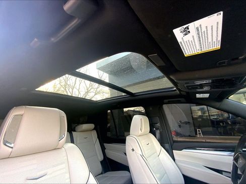 Used 2025 Cadillac Escalade Sport image 24