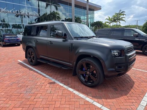 Used 2023 Land Rover Defender 130 X-Dynamic SE AWD/4WD image 1