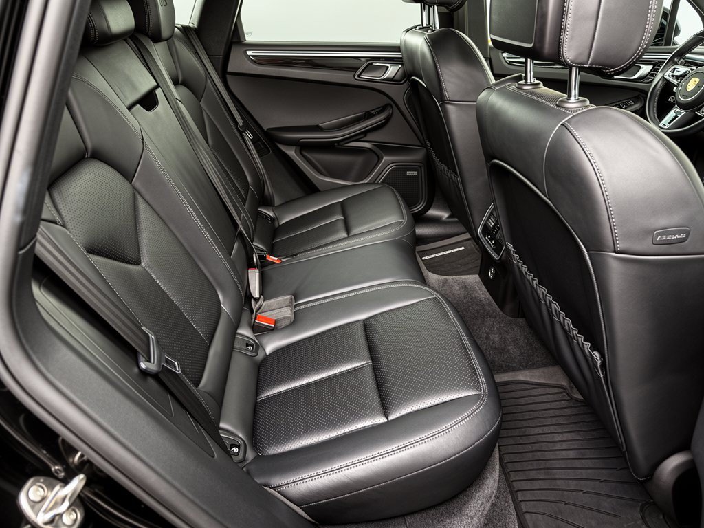 Certified 2021 Porsche Macan GTS AWD/4WD image 29