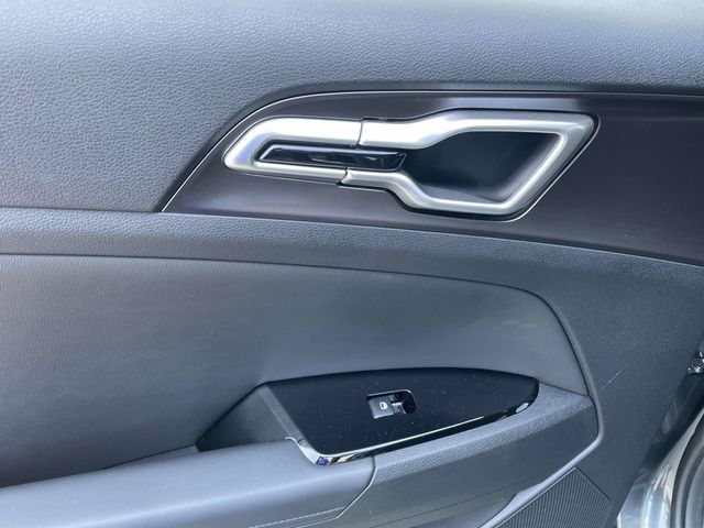 Certified 2025 Kia Sportage EX FWD image 18