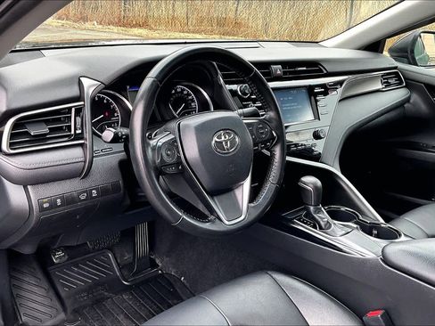 Used 2019 Toyota Camry SE image 18