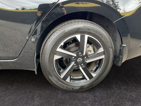 Used 2025 Nissan Sentra SV FWD image 8