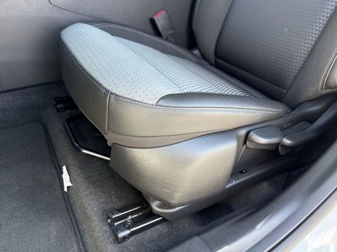 Used 2024 Chevrolet Trax LT FWD image 16