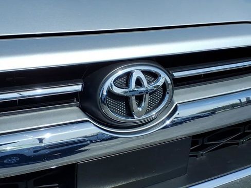 Used 2022 Toyota 4Runner Limited AWD/4WD image 27
