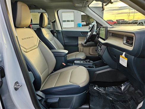 New 2025 Ford Maverick Lariat w/ 4K Tow Package image 15