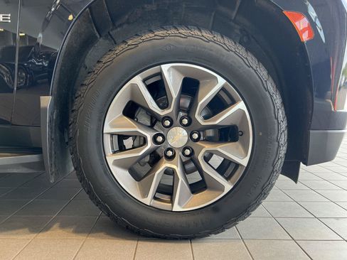 Used 2022 Chevrolet Tahoe LT w/ Luxury Package AWD/4WD image 12