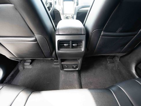 Used 2024 Ford Edge Titanium AWD/4WD image 22