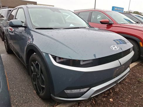 Used 2023 Hyundai Ioniq 5 SEL image 2