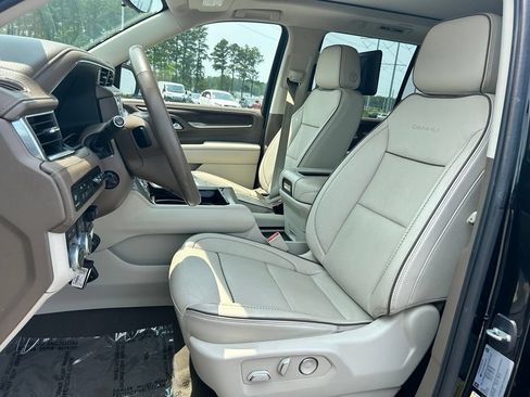 Used 2021 GMC Yukon Denali w/ Denali Ultimate Package AWD/4WD image 11