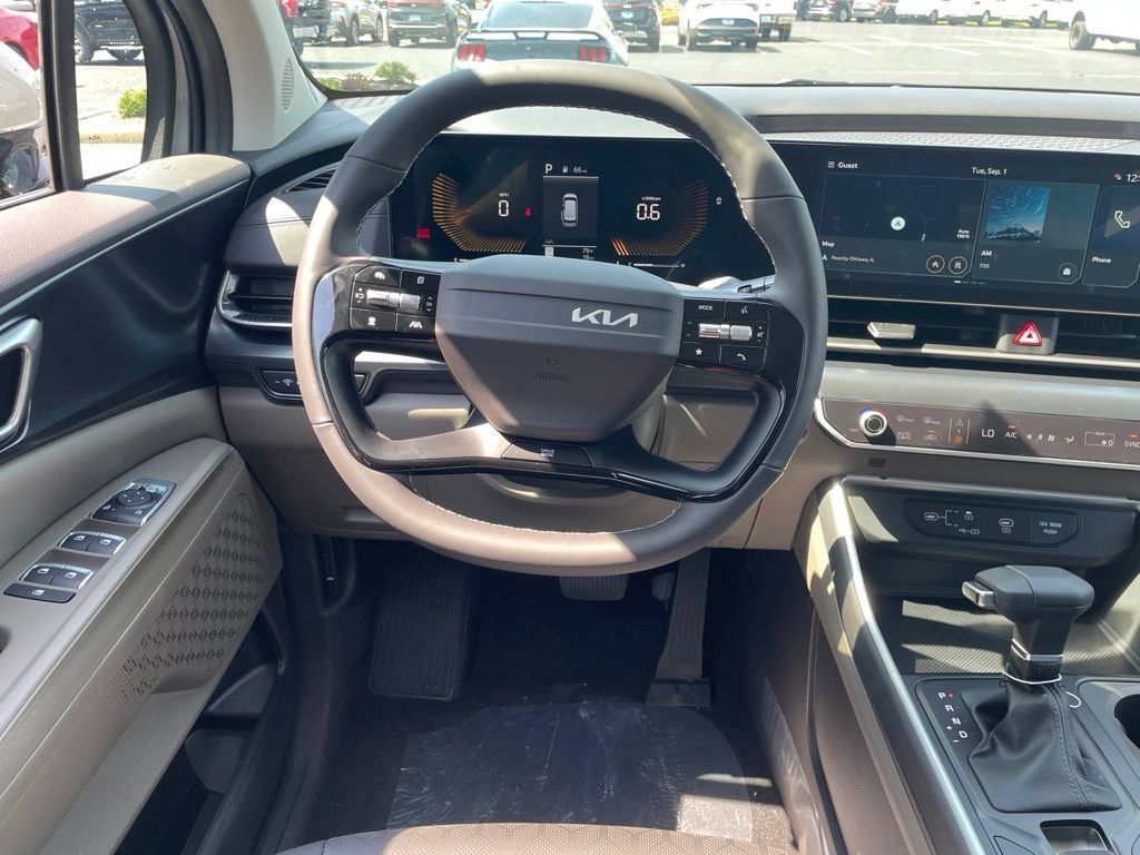 New 2027 Kia Carnival FWD image 12