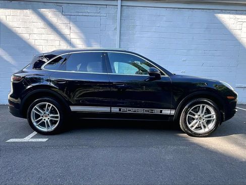 Certified 2021 Porsche Cayenne AWD/4WD image 6