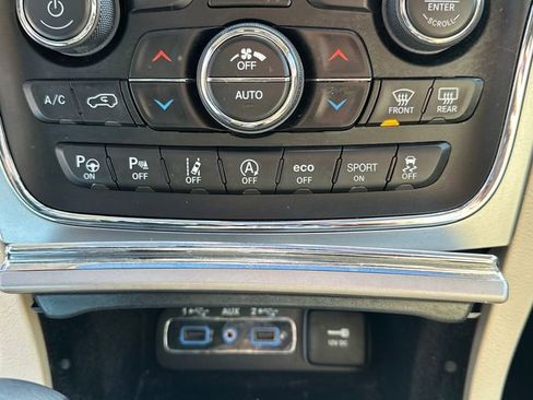 Used 2018 Jeep Grand Cherokee Limited image 37