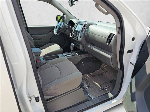 Used 2019 Nissan Frontier SV w/ Value Truck Package AWD/4WD image 12