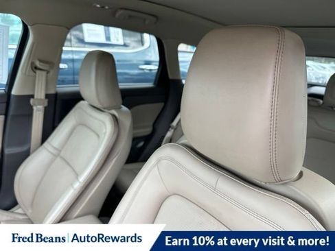 Used 2022 Lincoln Corsair AWD w/ Premium Package image 9