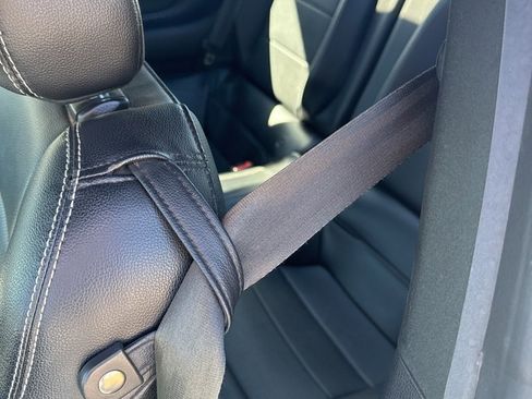 Used 2020 Ford Mustang Premium image 9