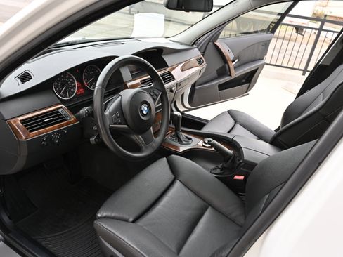 Used 2007 BMW 550i Sedan image 11