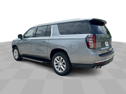 Used 2023 Chevrolet Suburban Premier RWD image 7