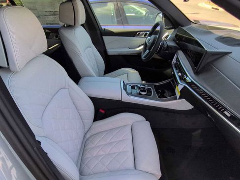 New 2026 BMW X5 M60i w/ Executive Package image 24