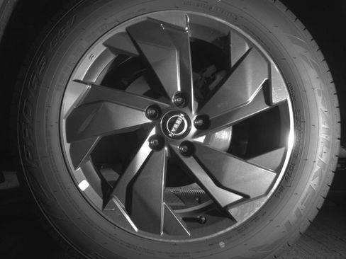 Used 2025 Nissan Rogue SV FWD image 17