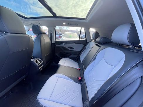 New 2026 Volkswagen Tiguan SE image 11