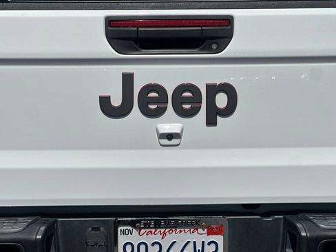 Used 2021 Jeep Gladiator Rubicon AWD/4WD image 47