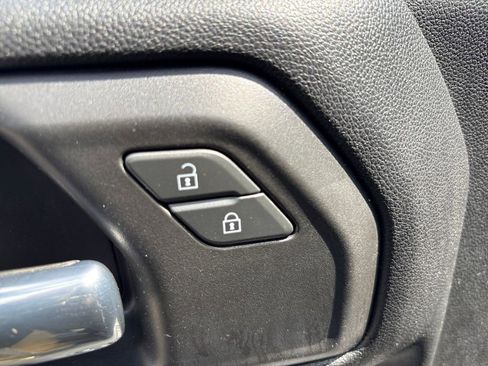 Certified 2021 Chevrolet Silverado 1500 Custom image 17